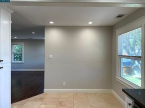 2910 Almond St, Martinez CA 94553