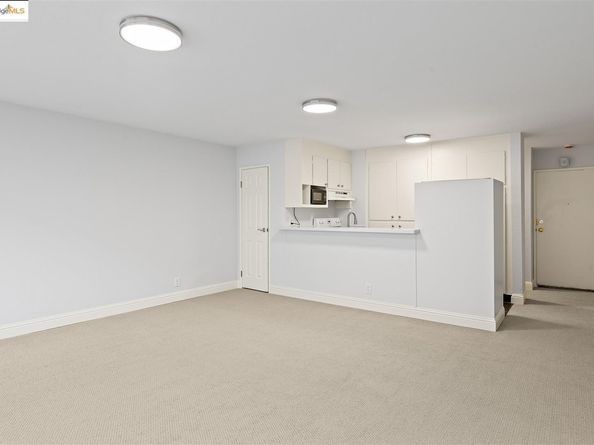 360 Vernon St 216, Oakland CA 94610