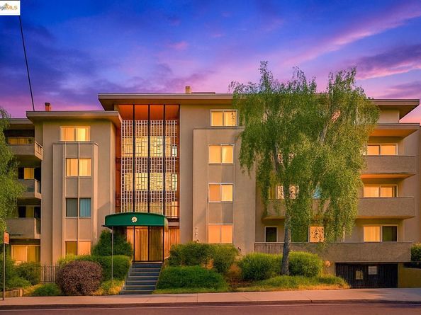 360 Vernon St 216, Oakland CA 94610