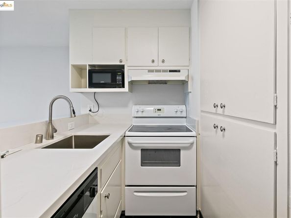 360 Vernon St 216, Oakland CA 94610