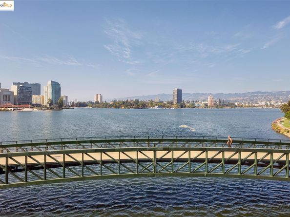 360 Vernon St 216, Oakland CA 94610