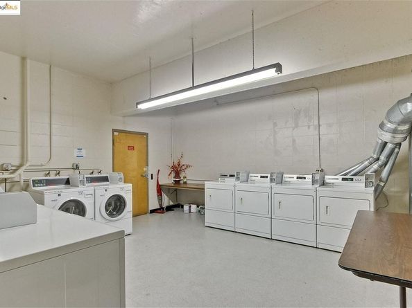 360 Vernon St 216, Oakland CA 94610