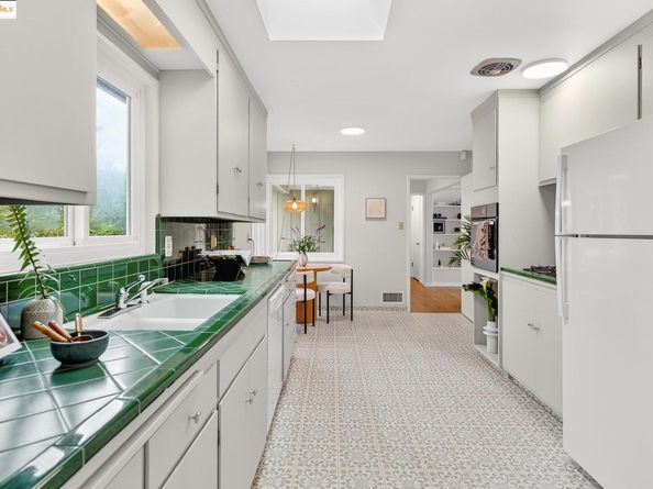 28 Kensington Ct, Kensington CA 94707