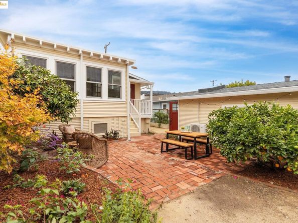 2941 Madeline St, Oakland CA 94602