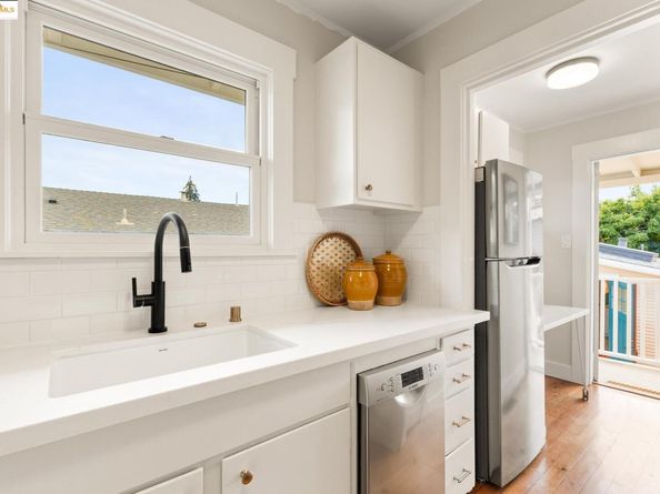 2941 Madeline St, Oakland CA 94602