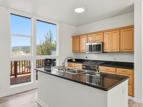 9455 Macarthur Blvd, Oakland CA 94605