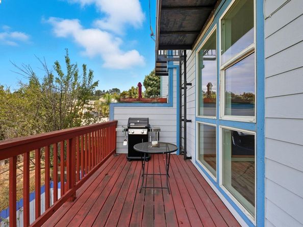 9455 Macarthur Blvd, Oakland CA 94605