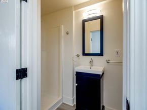 1238 Versailles Ave, Alameda CA 94501
