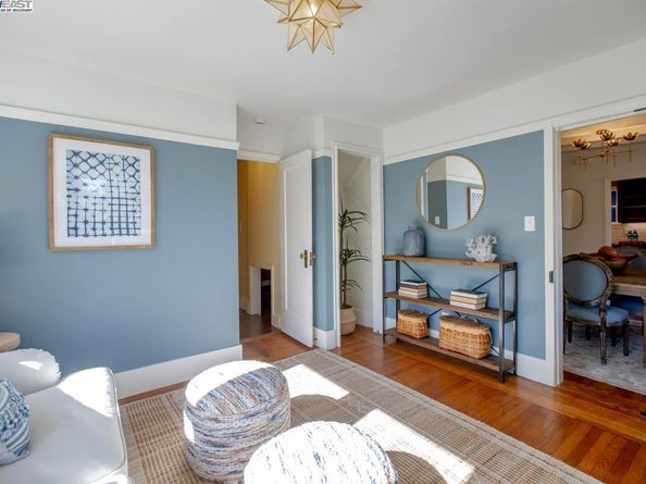 1238 Versailles Ave, Alameda CA 94501