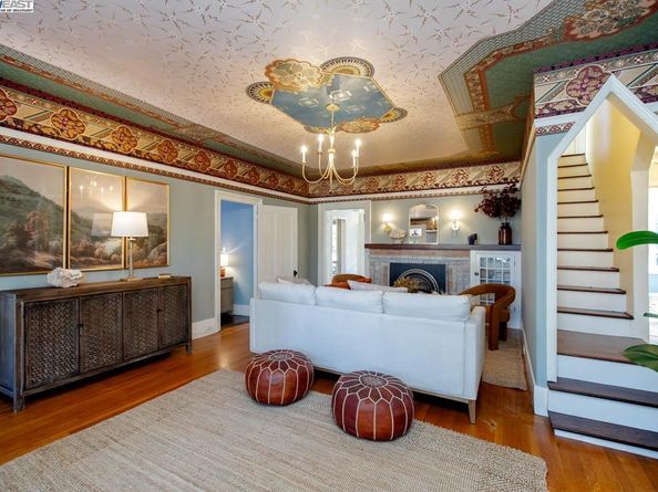 1238 Versailles Ave, Alameda CA 94501