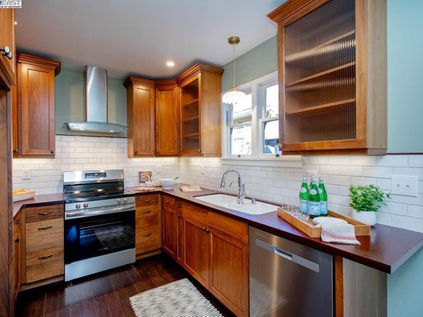 1238 Versailles Ave, Alameda CA 94501