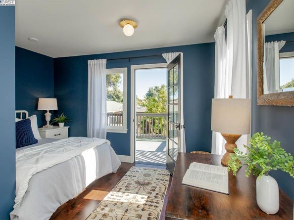 1238 Versailles Ave, Alameda CA 94501