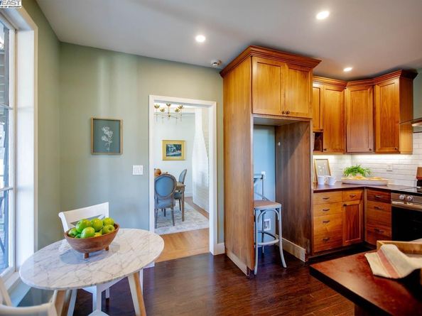 1238 Versailles Ave, Alameda CA 94501