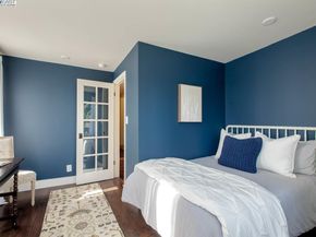 1238 Versailles Ave, Alameda CA 94501