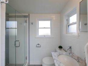 1238 Versailles Ave, Alameda CA 94501