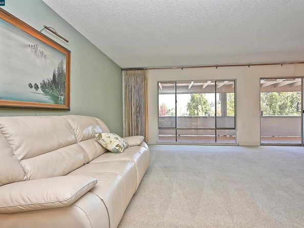 1361 Singingwood Ct 7, Walnut Creek CA 94595