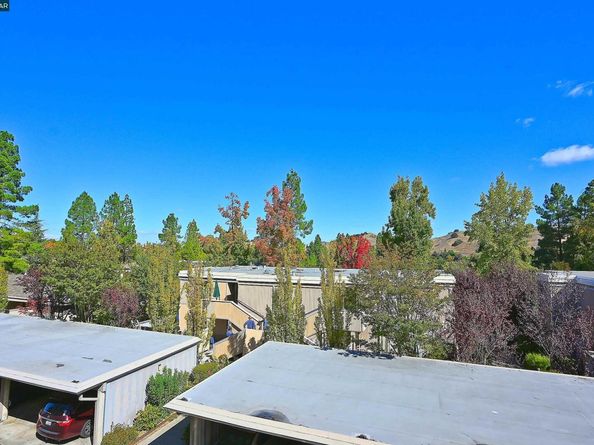 1361 Singingwood Ct 7, Walnut Creek CA 94595