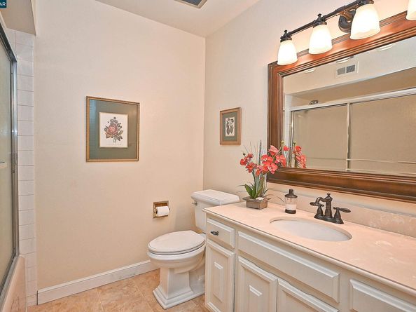 1361 Singingwood Ct 7, Walnut Creek CA 94595