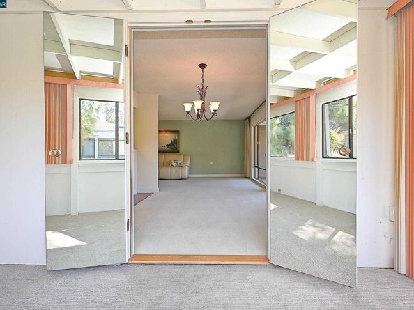 1361 Singingwood Ct 7, Walnut Creek CA 94595