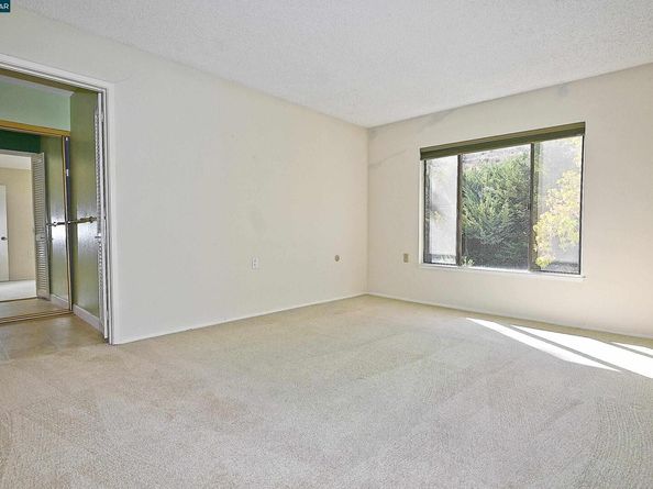 1361 Singingwood Ct 7, Walnut Creek CA 94595
