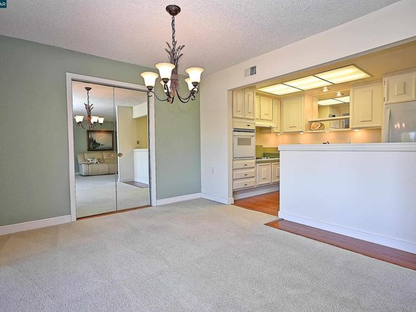 1361 Singingwood Ct 7, Walnut Creek CA 94595