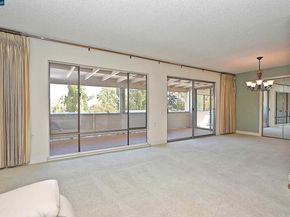 1361 Singingwood Ct 7, Walnut Creek CA 94595