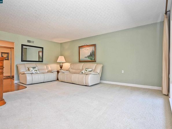 1361 Singingwood Ct 7, Walnut Creek CA 94595