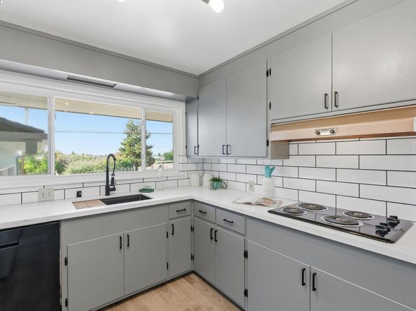 2724 Benedict Dr, San Leandro CA 94577