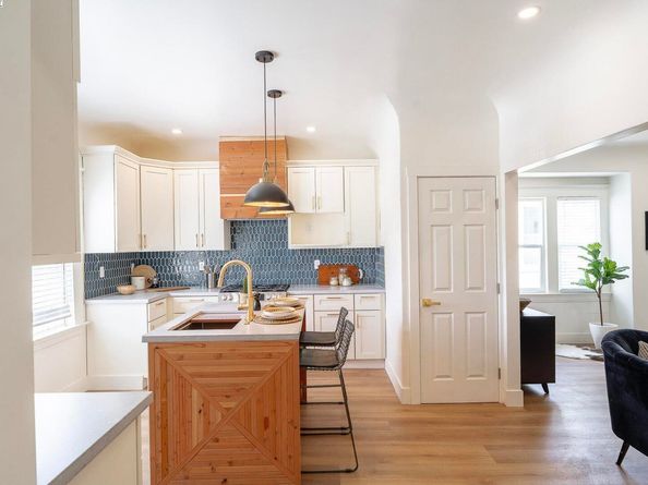 3708 Lyon Ave, Oakland CA 94601