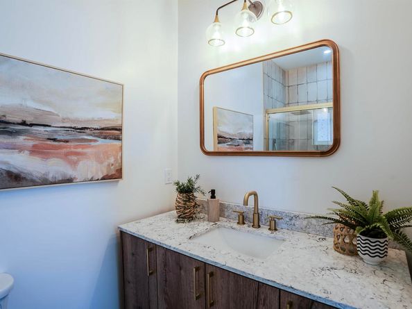 3708 Lyon Ave, Oakland CA 94601