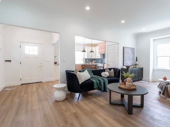 3708 Lyon Ave, Oakland CA 94601