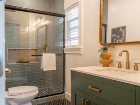 3708 Lyon Ave, Oakland CA 94601