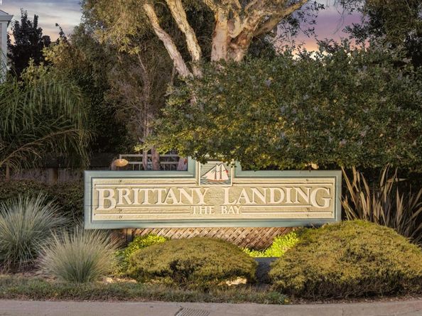 158 Oak Park Dr, Alameda CA 94502