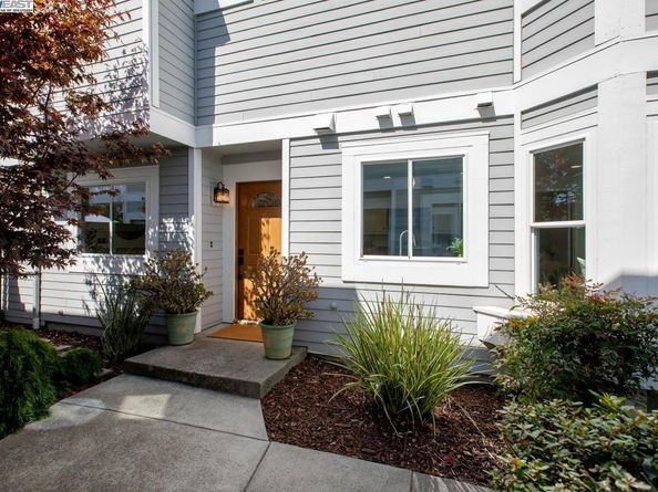 158 Oak Park Dr, Alameda CA 94502