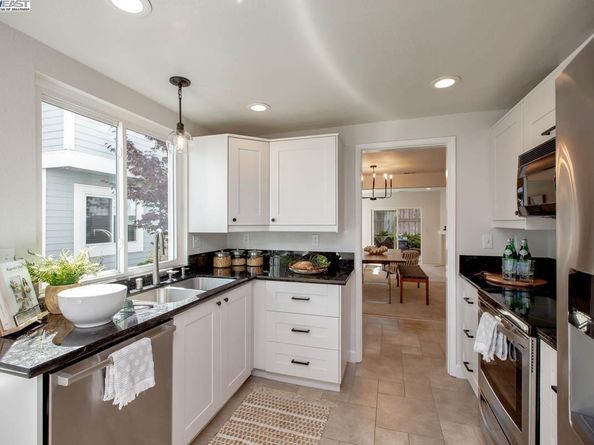 158 Oak Park Dr, Alameda CA 94502