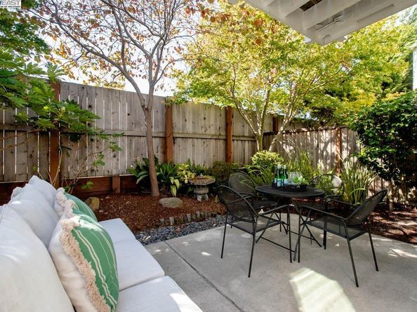 158 Oak Park Dr, Alameda CA 94502