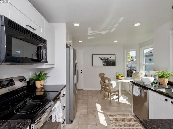 158 Oak Park Dr, Alameda CA 94502