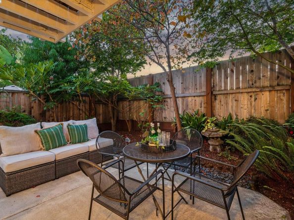 158 Oak Park Dr, Alameda CA 94502