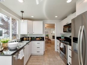158 Oak Park Dr, Alameda CA 94502