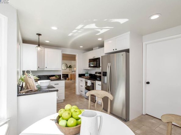 158 Oak Park Dr, Alameda CA 94502