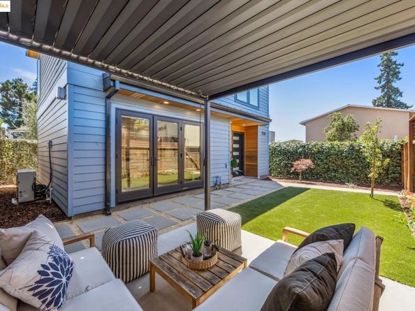 739 61st St, Oakland CA 94609