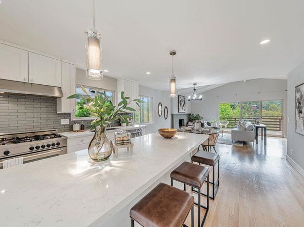 2066 Drake Drive, Oakland CA 94611