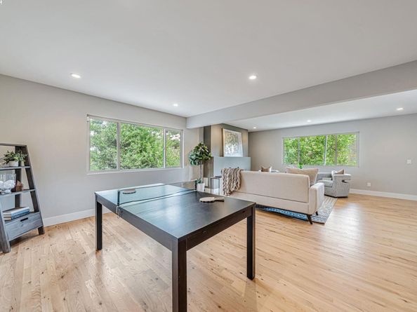 2066 Drake Drive, Oakland CA 94611