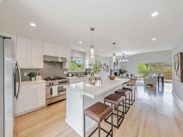 2066 Drake Drive, Oakland CA 94611