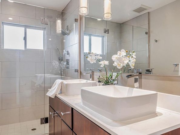 2066 Drake Drive, Oakland CA 94611