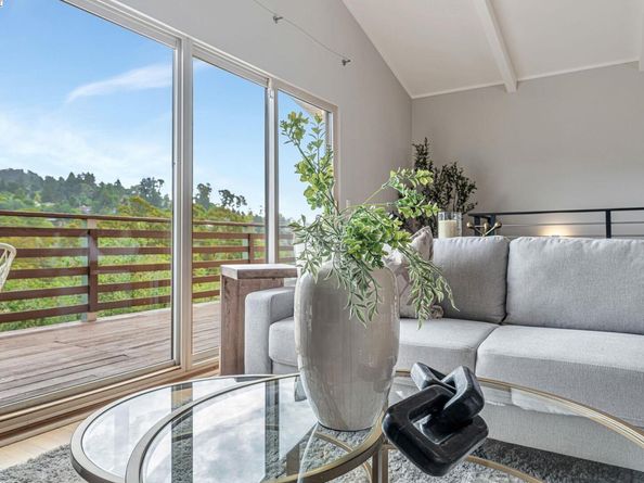 2066 Drake Drive, Oakland CA 94611