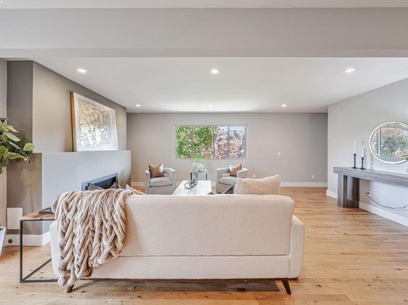 2066 Drake Drive, Oakland CA 94611