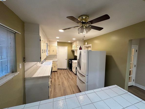 7608 Arthur st, Oakland CA 94605
