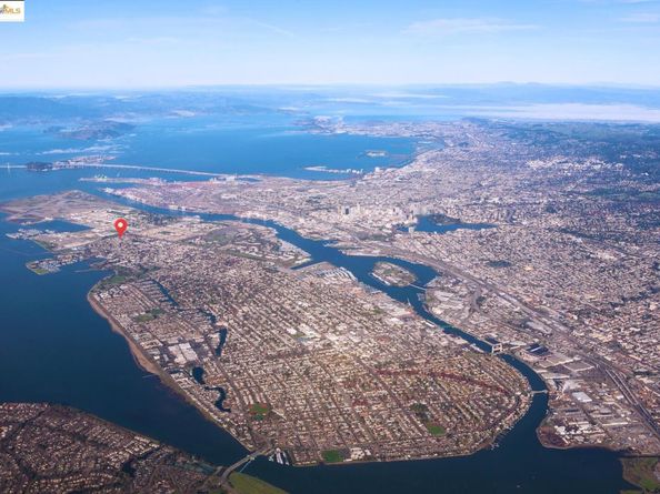 109 Cypress St. C, Alameda CA 94501