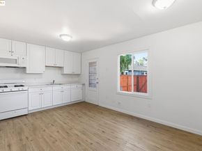 109 Cypress St. C, Alameda CA 94501